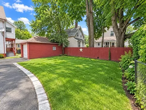 Exterior - 65 Rochelle St, Springfield, MA 01109 photo 4 of 5