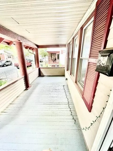 Exterior - 65 Rochelle St, Springfield, MA 01109 photo 5 of 5