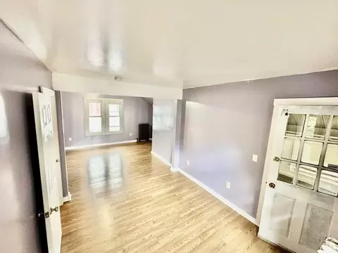 Living - 65 Rochelle St, Springfield, MA 01109 photo 3 of 5