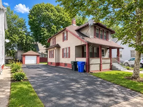 Exterior - 65 Rochelle St, Springfield, MA 01109 photo 2 of 5