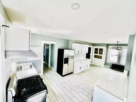 Kitchen - 65 Rochelle St, Springfield, MA 01109 photo 1 of 4