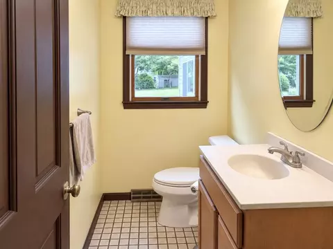 Bath - 138 Slate Rd, Chicopee, MA 01020 photo 2 of 7