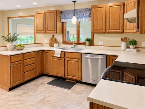 Kitchen - 138 Slate Rd, Chicopee, MA 01020 photo 1 of 6