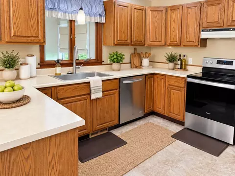 Kitchen - 138 Slate Rd, Chicopee, MA 01020 photo 3 of 6