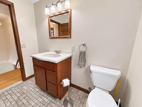 Bath - 138 Slate Rd, Chicopee, MA 01020 photo 7 of 7