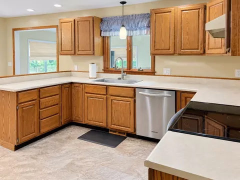 Kitchen - 138 Slate Rd, Chicopee, MA 01020 photo 2 of 6