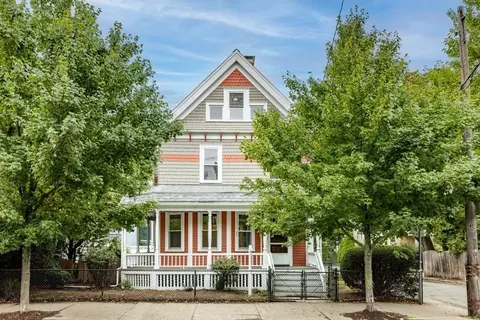 136 Elm St, Cambridge, MA 02140