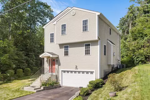 Exterior - 10 Egan Ave, Worcester, MA 01604 photo 2 of 7