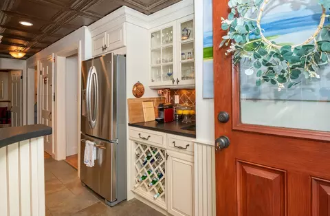 Entry Way - 67 Cross St, Rowley, MA 01969 photo 1 of 4