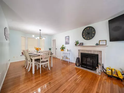 Dining - 8 Spinney Path #4, Lynn, MA 01902 photo 3 of 4