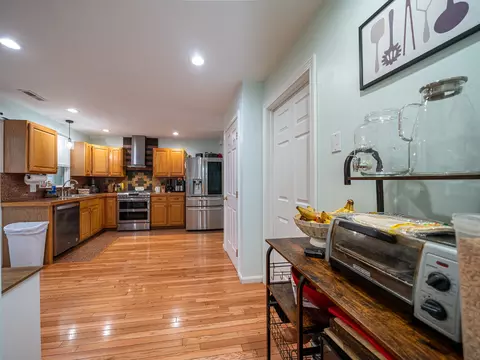 Entry Way - 8 Spinney Path #4, Lynn, MA 01902 photo 3 of 3