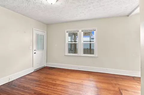 Living - 118-120 Commonwealth Ave, Springfield, MA 01108 photo 7 of 11