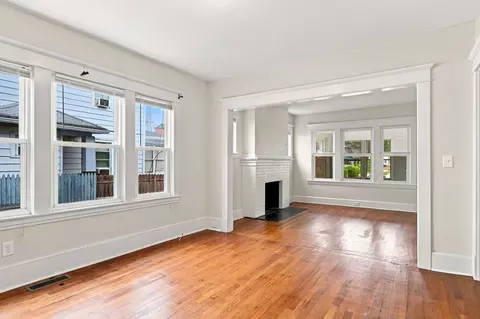 Living - 118-120 Commonwealth Ave, Springfield, MA 01108 photo 6 of 11