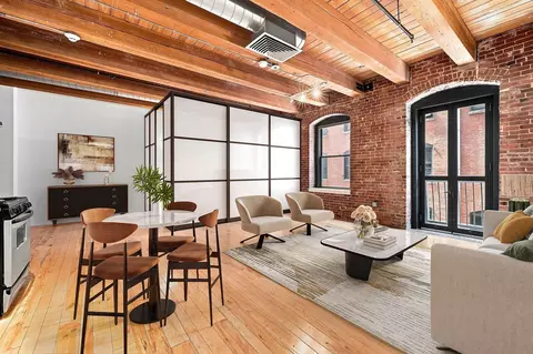 21 Wormwood St #323, Boston, MA 02210