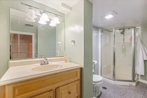 Bath - 8 Hunter Ave, Methuen, MA 01844 photo 4 of 4