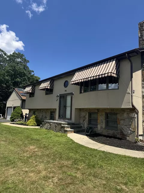 49 Bakerville Rd, Dartmouth, MA 02748