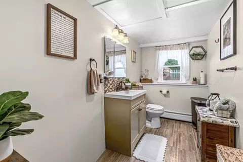 Bath - 45 Brook St, Easthampton, MA 01027 photo 3 of 3