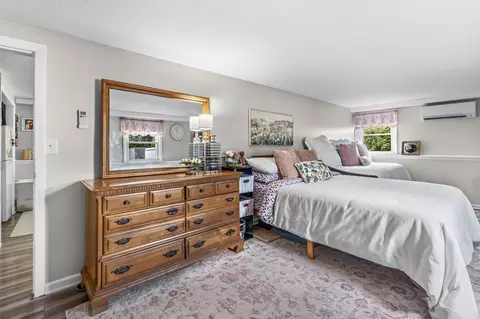Bedroom - 45 Brook St, Easthampton, MA 01027 photo 4 of 6