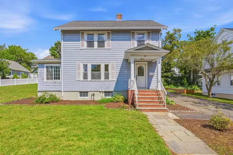 90 Standish Ave, Quincy, MA 02170