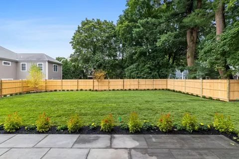 Exterior - 564 Chestnut St, Needham, MA 02492 photo 6 of 8