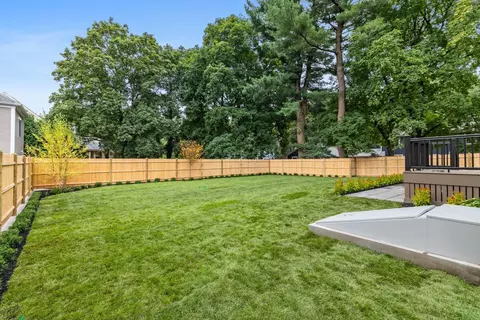 Exterior - 564 Chestnut St, Needham, MA 02492 photo 8 of 8