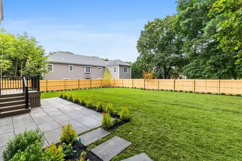 Exterior - 564 Chestnut St, Needham, MA 02492 photo 5 of 8