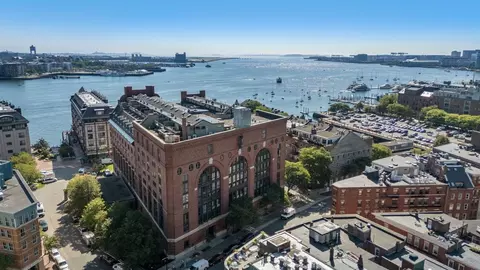 357 Commercial St #217, Boston, MA 02109