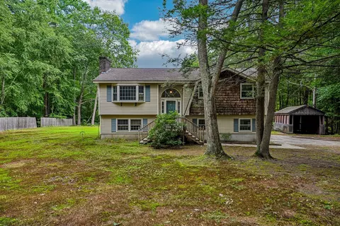 35 Davidson Ave, Merrimack, NH 03054