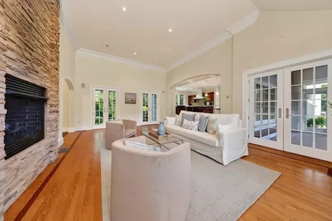Living - 40 Eutaw Ave, Braintree, MA 02184 photo 6 of 8