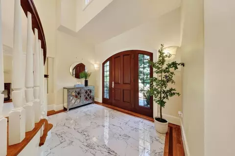 Entry Way - 40 Eutaw Ave, Braintree, MA 02184 photo 2 of 4