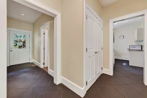 Entry Way - 40 Eutaw Ave, Braintree, MA 02184 photo 3 of 4