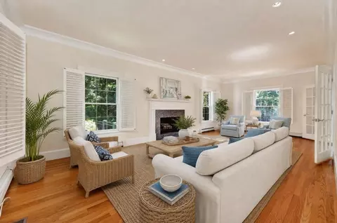 Living - 40 Eutaw Ave, Braintree, MA 02184 photo 3 of 8