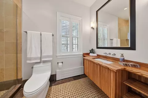 Bath - 40 Eutaw Ave, Braintree, MA 02184 photo 1 of 5