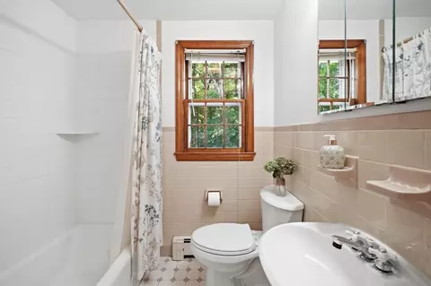 Bath - 32 Dividence Rd, Reading, MA 01867 photo 2 of 2