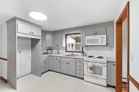 Kitchen - 32 Dividence Rd, Reading, MA 01867 photo 1 of 2