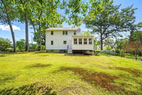 Exterior - 32 Dividence Rd, Reading, MA 01867 photo 4 of 7
