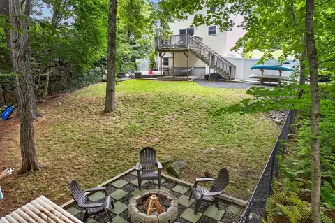 Exterior - 40 Hartford Ave N, Upton, MA 01568 photo 8 of 8