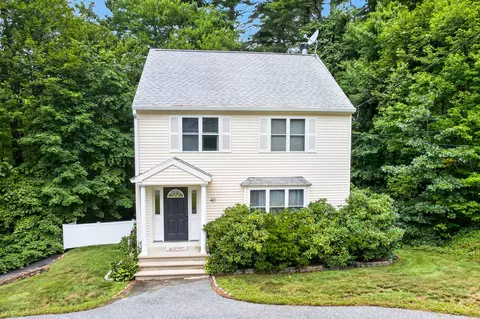 Exterior - 40 Hartford Ave N, Upton, MA 01568 photo 2 of 8