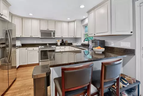 Kitchen - 40 Hartford Ave N, Upton, MA 01568 photo 3 of 4