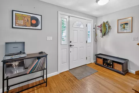 Entry Way - 40 Hartford Ave N, Upton, MA 01568 photo 1 of 2