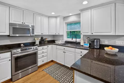 Kitchen - 40 Hartford Ave N, Upton, MA 01568 photo 1 of 4