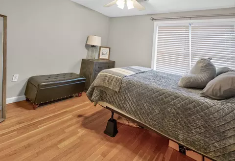 Bedroom - 40 Hartford Ave N, Upton, MA 01568 photo 3 of 4
