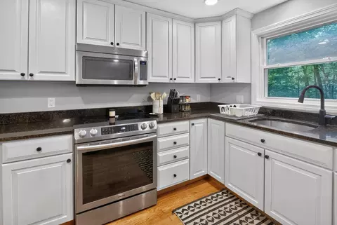 Kitchen - 40 Hartford Ave N, Upton, MA 01568 photo 2 of 4
