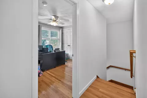 Entry Way - 40 Hartford Ave N, Upton, MA 01568 photo 2 of 2