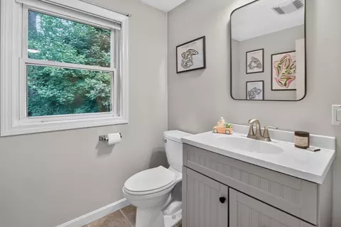 Bath - 40 Hartford Ave N, Upton, MA 01568 photo 5 of 5