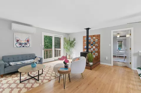 Living - 7 Oxyoke Dr, Methuen, MA 01844 photo 1 of 2