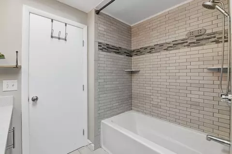 Bath - 7 Oxyoke Dr, Methuen, MA 01844 photo 2 of 5