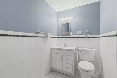 Bath - 7 Oxyoke Dr, Methuen, MA 01844 photo 5 of 5