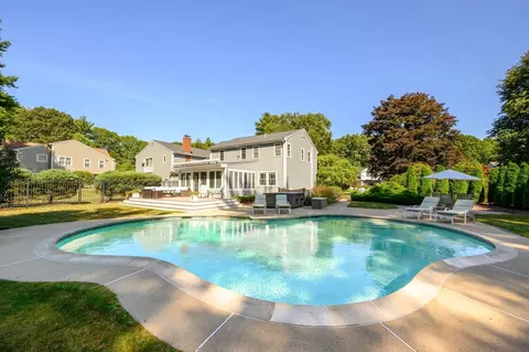 Exterior - 3 Blue Sky Dr, Hingham, MA 02043 photo 2 of 7