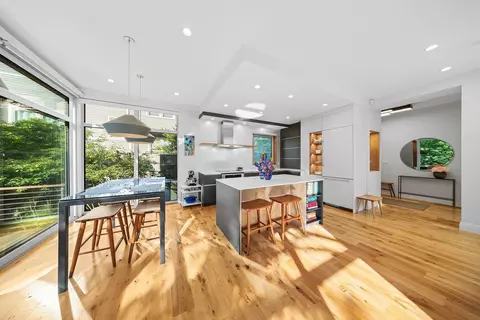 137 Walden St # 137, Cambridge, MA 02140